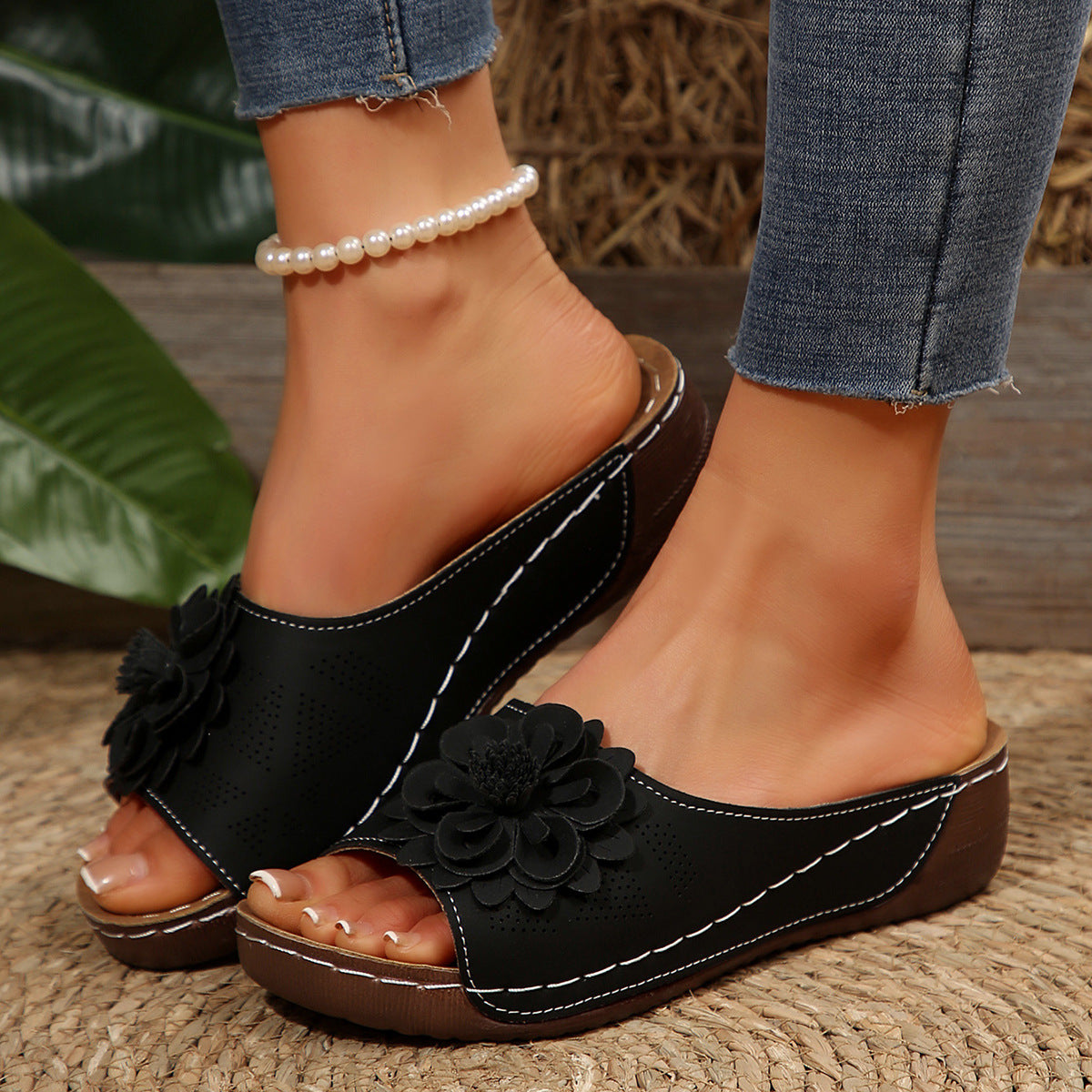 🔥 Clearance UP TO 70% OFF 🔥Women’s Comfortable Breathable Mesh Soft Sole Orthopedic Slippers